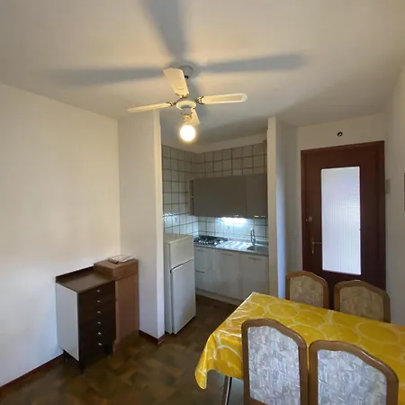 (1) Giovanni Versolatto Apartment *